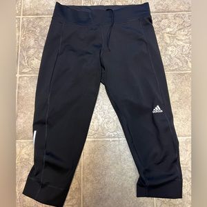 NWOT ADIDAS RUNNING CROP